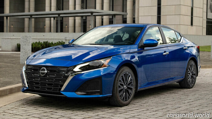 Nissan vendió casi el doble de Z que de Supras | Carscoops